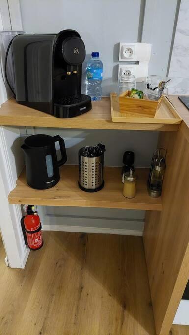Appartement Cozy En Face De La Gare - Сен-Брук Екстериор снимка