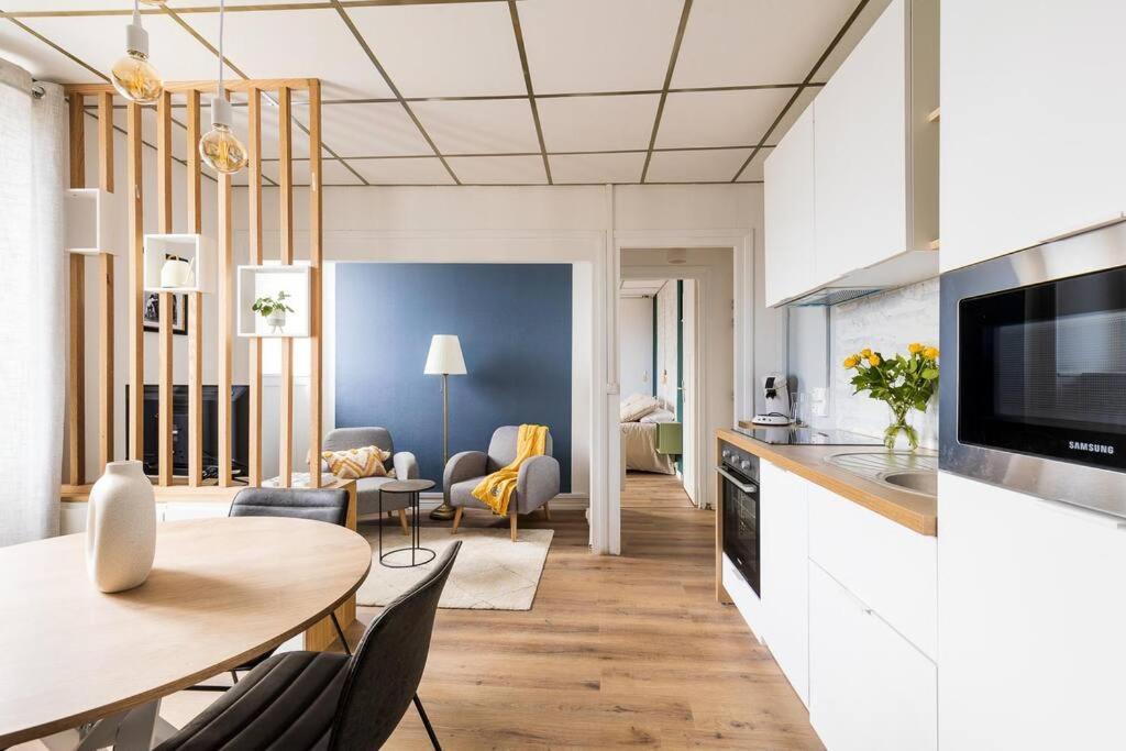 Appartement Cozy En Face De La Gare - Сен-Брук Екстериор снимка